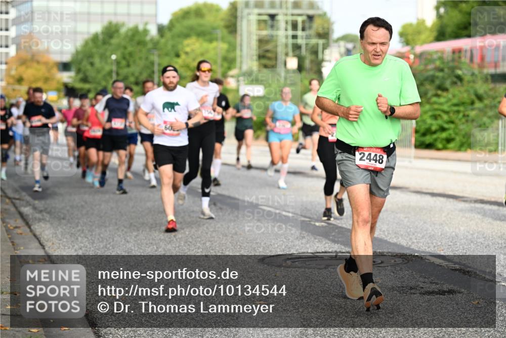 06.09.2026 - CURREX Alsterlauf Dr. Thomas Lammeyer http://msf.ph/oto/10134544 06.09.2026 09:59:57 Laufen 2448 meine-sportfotos.de