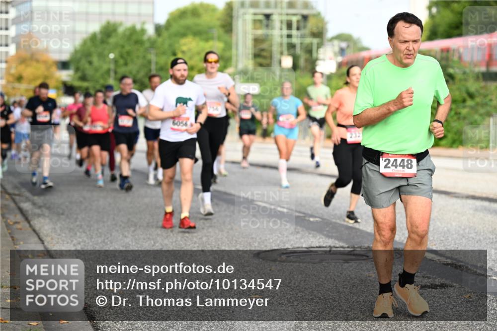 06.09.2026 - CURREX Alsterlauf Dr. Thomas Lammeyer http://msf.ph/oto/10134547 06.09.2026 09:59:57 Laufen 6056, 2448 meine-sportfotos.de