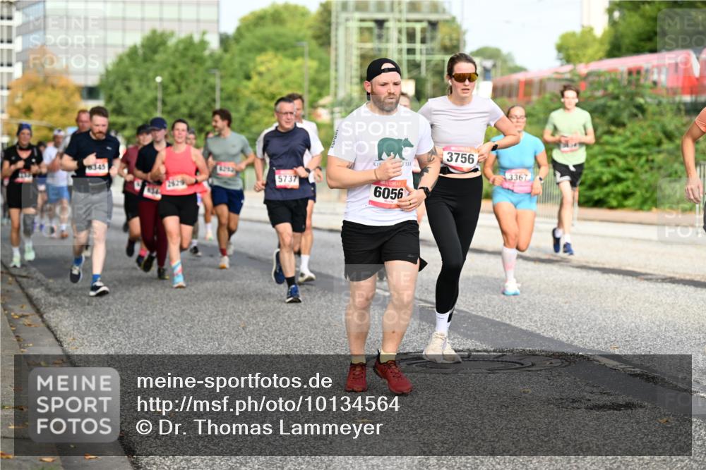 06.09.2026 - CURREX Alsterlauf Dr. Thomas Lammeyer http://msf.ph/oto/10134564 06.09.2026 09:59:58 Laufen 5737, 6056, 3756, 3367 meine-sportfotos.de