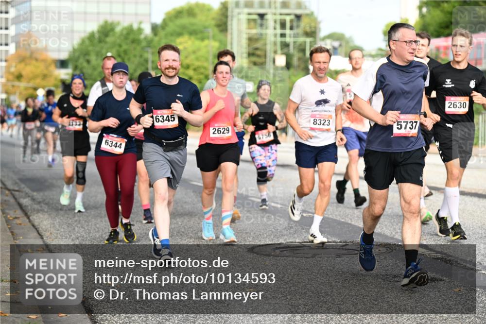 06.09.2026 - CURREX Alsterlauf Dr. Thomas Lammeyer http://msf.ph/oto/10134593 06.09.2026 10:00:01 Laufen 6344, 6345, 2629, 6756, 8323, 5737, 2630 meine-sportfotos.de