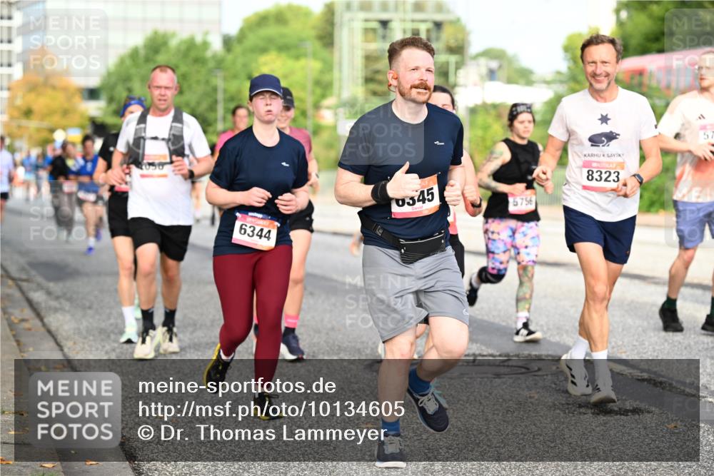 06.09.2026 - CURREX Alsterlauf Dr. Thomas Lammeyer http://msf.ph/oto/10134605 06.09.2026 10:00:02 Laufen 6344, 0345, 5756, 8323 meine-sportfotos.de