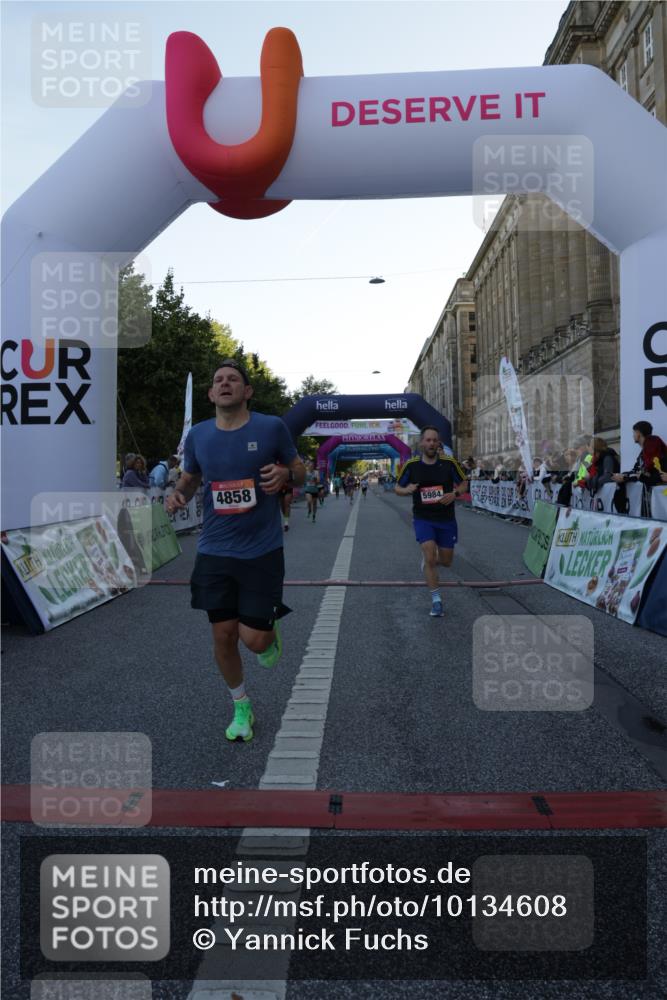 06.09.2026 - CURREX Alsterlauf Yannick Fuchs http://msf.ph/oto/10134608 06.09.2026 09:42:18 Ziel 2003, 4114, 4858, 5554, 5960, 5984, 6127, 6151, 6419, 6463, 8197 meine-sportfotos.de