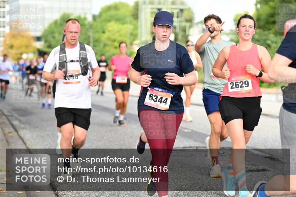 06.09.2026 - CURREX Alsterlauf Dr. Thomas Lammeyer http://msf.ph/oto/10134616 06.09.2026 10:00:03 Laufen 6344, 2629 meine-sportfotos.de