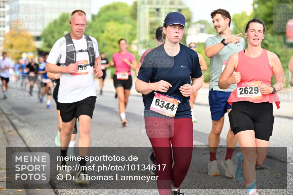 06.09.2026 - CURREX Alsterlauf Dr. Thomas Lammeyer http://msf.ph/oto/10134617 06.09.2026 10:00:03 Laufen 6344, 2629 meine-sportfotos.de