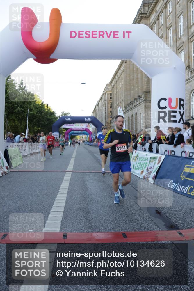 06.09.2026 - CURREX Alsterlauf Yannick Fuchs http://msf.ph/oto/10134626 06.09.2026 09:42:19 Ziel 2003, 4114, 4858, 5554, 5960, 5984, 6151, 6419, 6463, 8197 meine-sportfotos.de