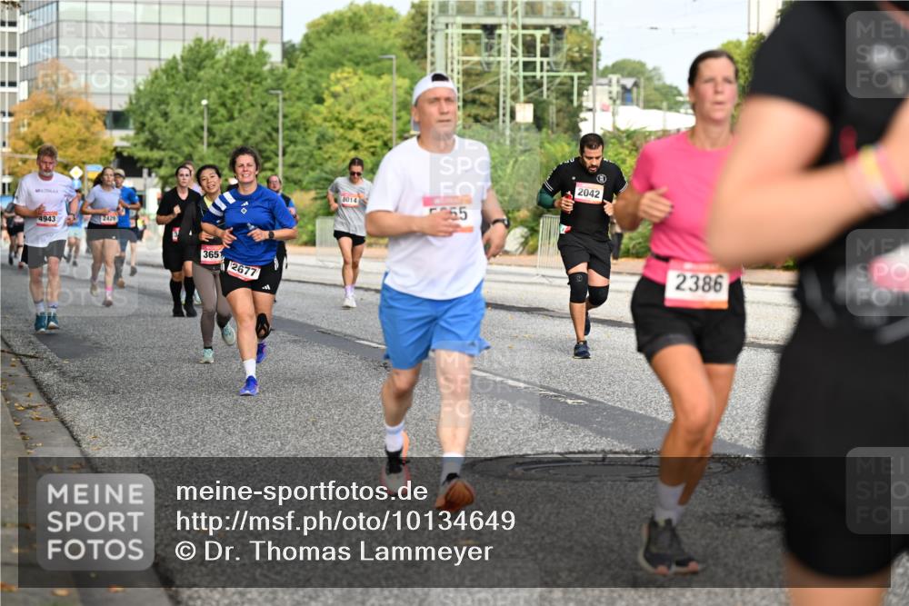 06.09.2026 - CURREX Alsterlauf Dr. Thomas Lammeyer http://msf.ph/oto/10134649 06.09.2026 10:00:06 Laufen 4943, 2429, 3651, 2677, 8014, 265, 2042, 2386 meine-sportfotos.de