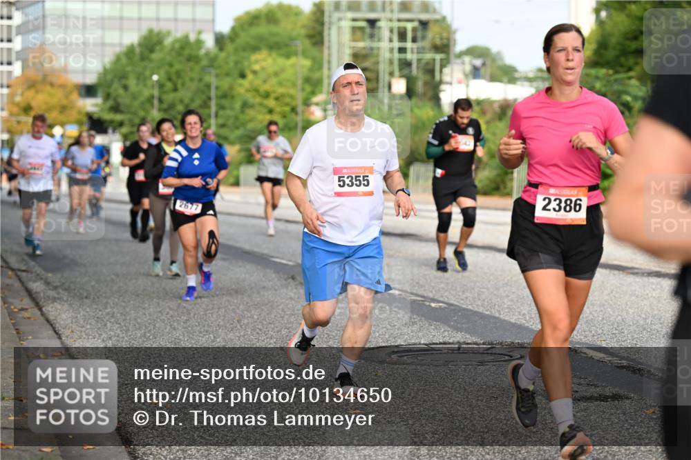 06.09.2026 - CURREX Alsterlauf Dr. Thomas Lammeyer http://msf.ph/oto/10134650 06.09.2026 10:00:06 Laufen 2677, 5355, 2386 meine-sportfotos.de