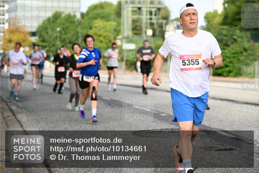 06.09.2026 - CURREX Alsterlauf Dr. Thomas Lammeyer http://msf.ph/oto/10134661 06.09.2026 10:00:07 Laufen 2677, 5355 meine-sportfotos.de