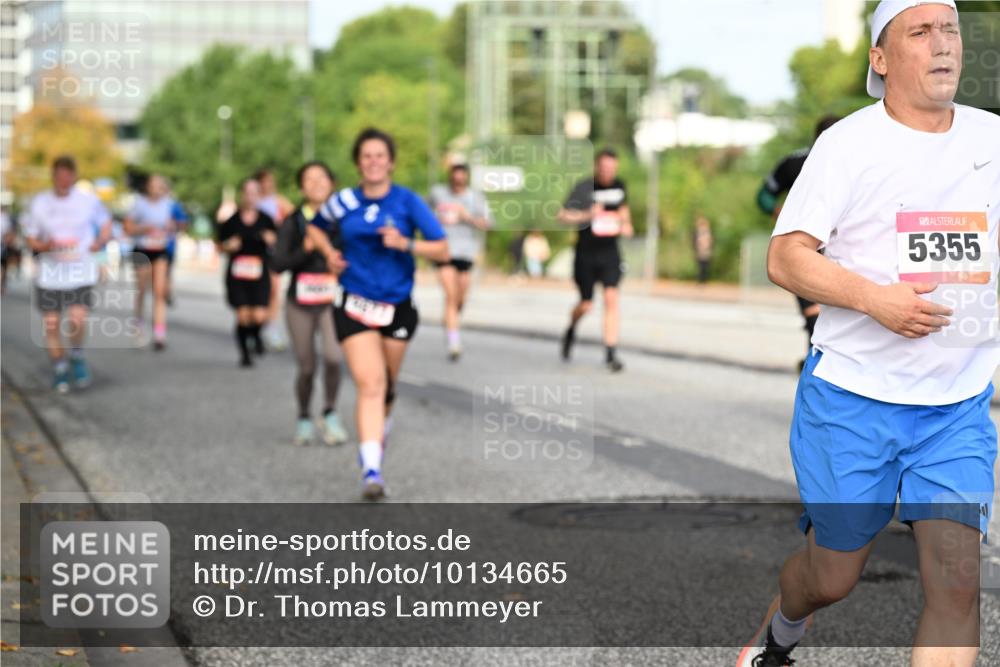 06.09.2026 - CURREX Alsterlauf Dr. Thomas Lammeyer http://msf.ph/oto/10134665 06.09.2026 10:00:07 Laufen 5355 meine-sportfotos.de