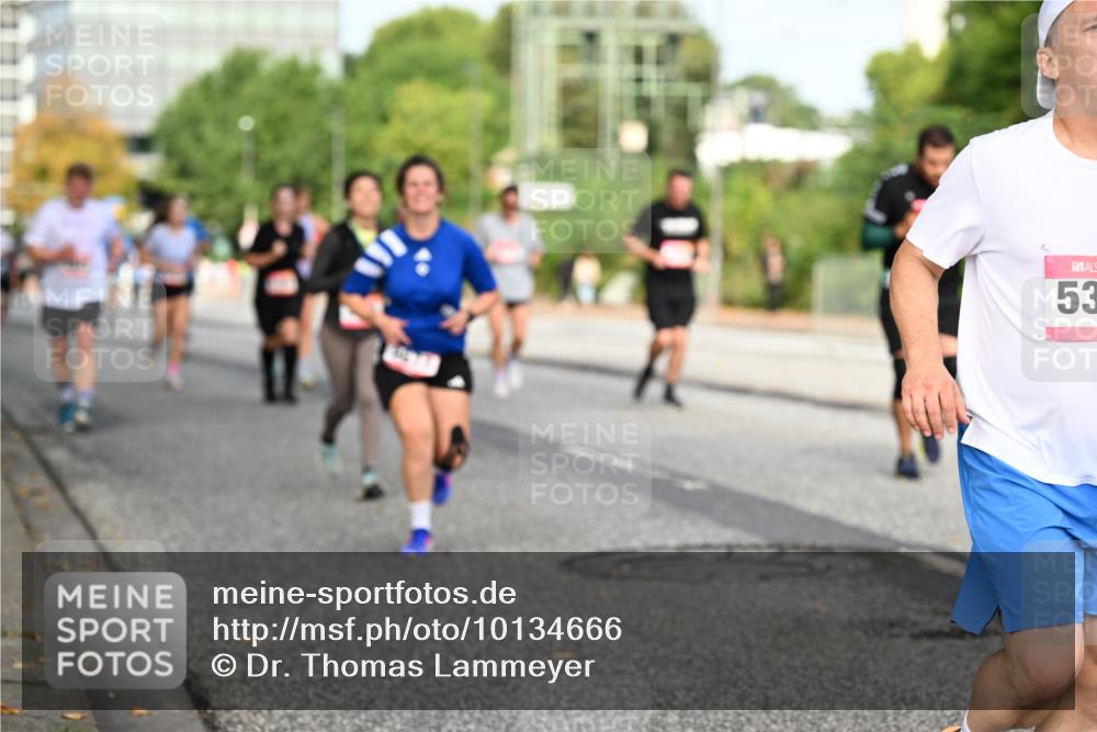 06.09.2026 - CURREX Alsterlauf Dr. Thomas Lammeyer http://msf.ph/oto/10134666 06.09.2026 10:00:07 Laufen 53 meine-sportfotos.de