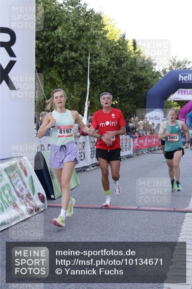 06.09.2026 - CURREX Alsterlauf Yannick Fuchs http://msf.ph/oto/10134671 06.09.2026 09:42:21 Ziel 2003, 4114, 4858, 5554, 5663, 5960, 5984, 6151, 6419, 6463, 8197 meine-sportfotos.de