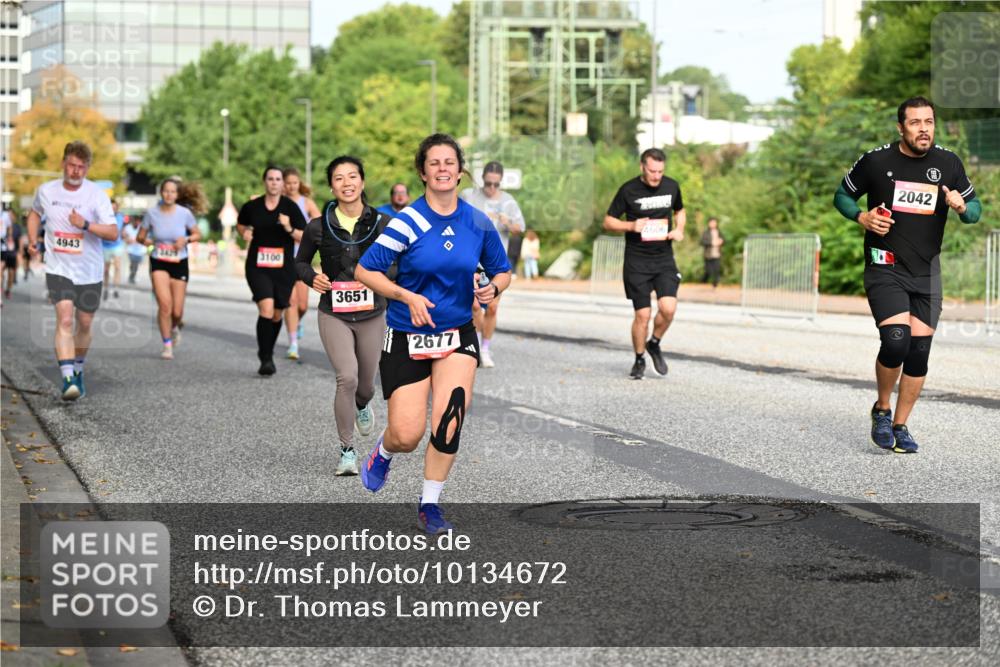 06.09.2026 - CURREX Alsterlauf Dr. Thomas Lammeyer http://msf.ph/oto/10134672 06.09.2026 10:00:08 Laufen 4943, 3100, 3651, 2677, 2042 meine-sportfotos.de