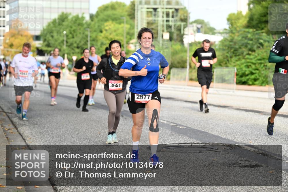 06.09.2026 - CURREX Alsterlauf Dr. Thomas Lammeyer http://msf.ph/oto/10134678 06.09.2026 10:00:08 Laufen 3651, 2677 meine-sportfotos.de