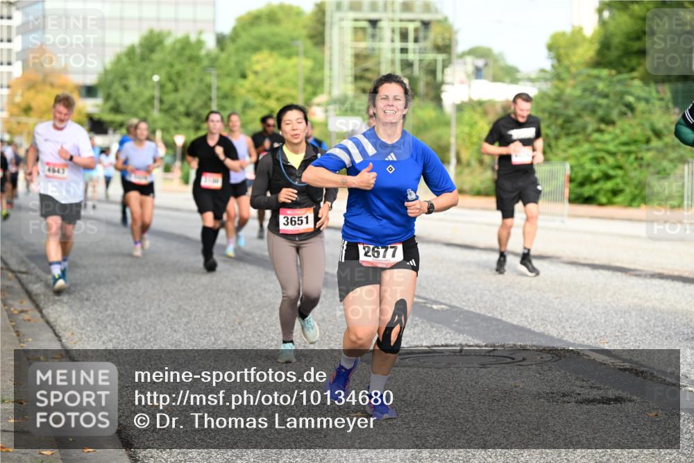 06.09.2026 - CURREX Alsterlauf Dr. Thomas Lammeyer http://msf.ph/oto/10134680 06.09.2026 10:00:08 Laufen 3651, 2677 meine-sportfotos.de