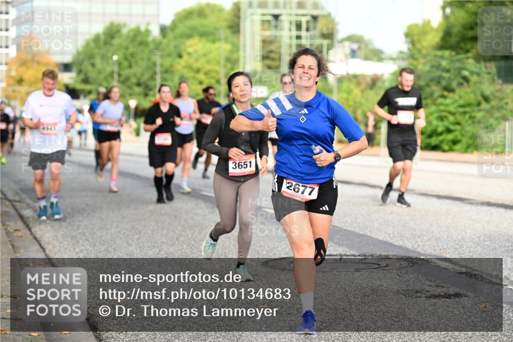 06.09.2026 - CURREX Alsterlauf Dr. Thomas Lammeyer http://msf.ph/oto/10134683 06.09.2026 10:00:09 Laufen 3651, 2677 meine-sportfotos.de