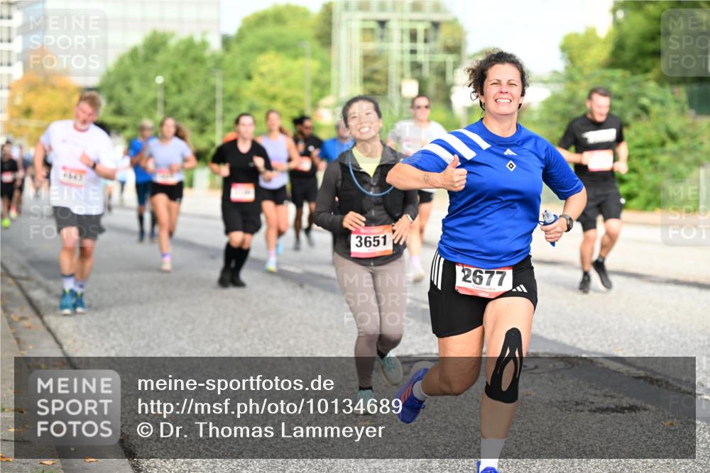 06.09.2026 - CURREX Alsterlauf Dr. Thomas Lammeyer http://msf.ph/oto/10134689 06.09.2026 10:00:09 Laufen 1545, 3651, 2677 meine-sportfotos.de