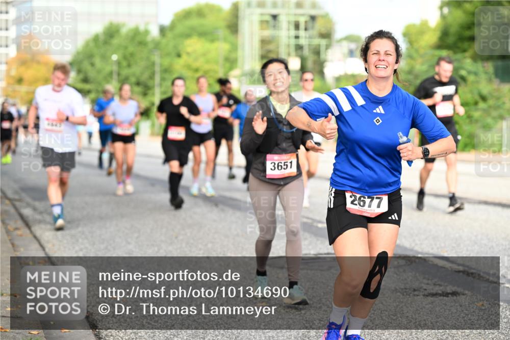 06.09.2026 - CURREX Alsterlauf Dr. Thomas Lammeyer http://msf.ph/oto/10134690 06.09.2026 10:00:09 Laufen 3651, 2677 meine-sportfotos.de