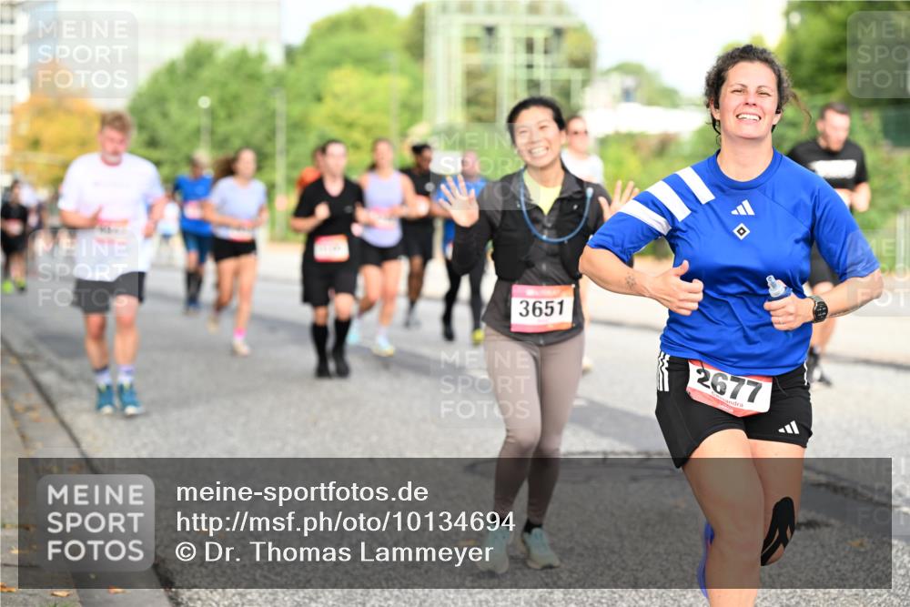06.09.2026 - CURREX Alsterlauf Dr. Thomas Lammeyer http://msf.ph/oto/10134694 06.09.2026 10:00:09 Laufen 3651, 2677 meine-sportfotos.de