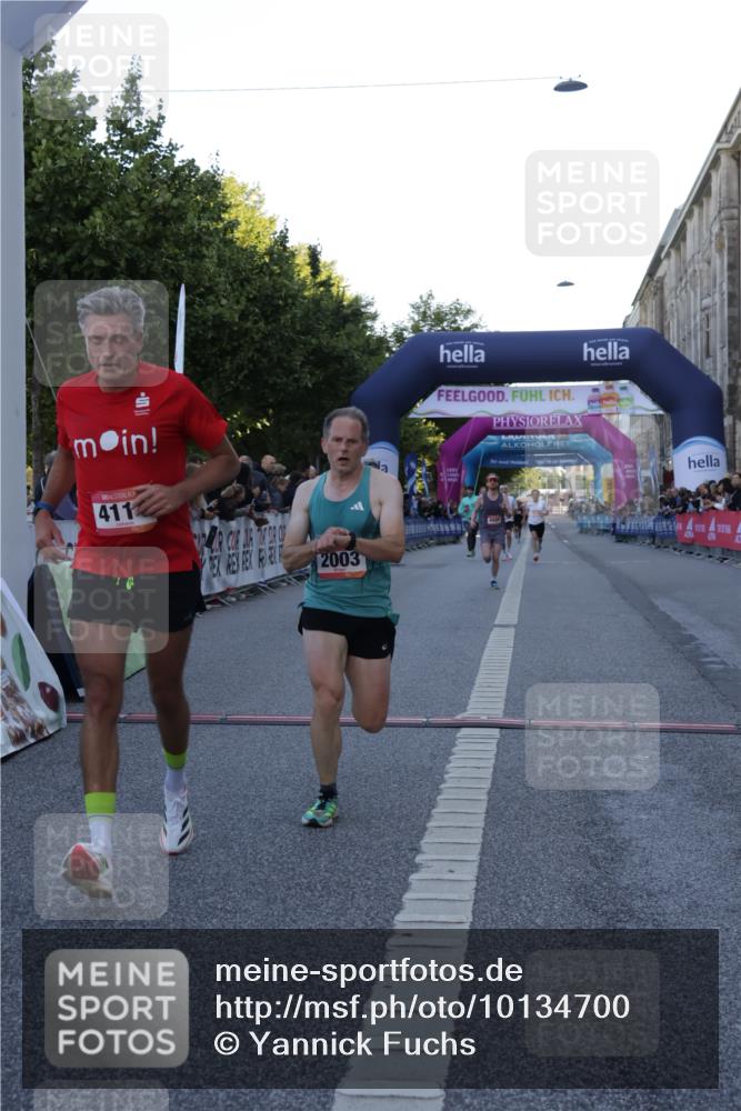 06.09.2026 - CURREX Alsterlauf Yannick Fuchs http://msf.ph/oto/10134700 06.09.2026 09:42:22 Ziel 2003, 4114, 4504, 4858, 5554, 5663, 5984, 6151, 6419, 6463, 8197 meine-sportfotos.de