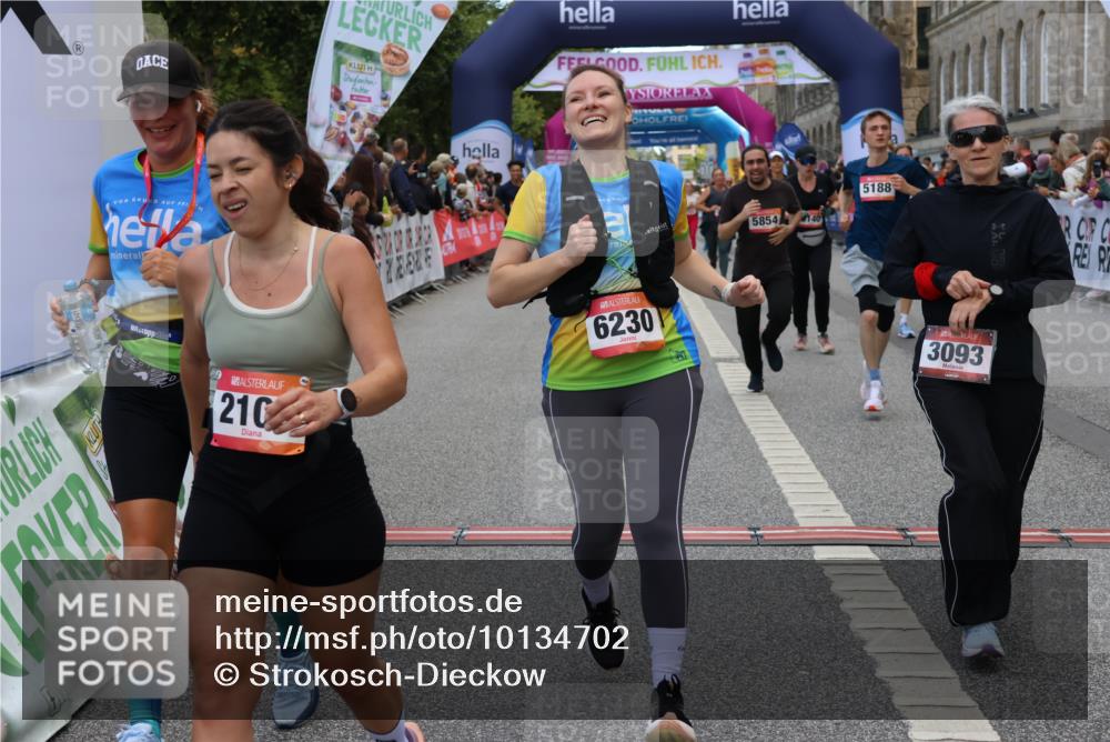 06.09.2026 - CURREX Alsterlauf Strokosch-Dieckow http://msf.ph/oto/10134702 06.09.2026 10:08:31 Ziel 2035, 2080, 2105, 2155, 2504, 3082, 3093, 3390, 3888, 3889, 4399, 4447, 4476, 4651, 5030, 5140, 5582, 5854, 6230 meine-sportfotos.de