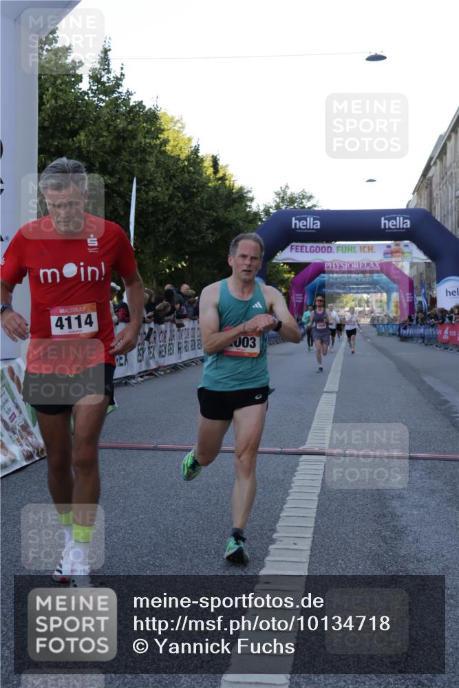 06.09.2026 - CURREX Alsterlauf Yannick Fuchs http://msf.ph/oto/10134718 06.09.2026 09:42:23 Ziel 2003, 4114, 4504, 4858, 5554, 5663, 5984, 6419, 6463, 8197 meine-sportfotos.de