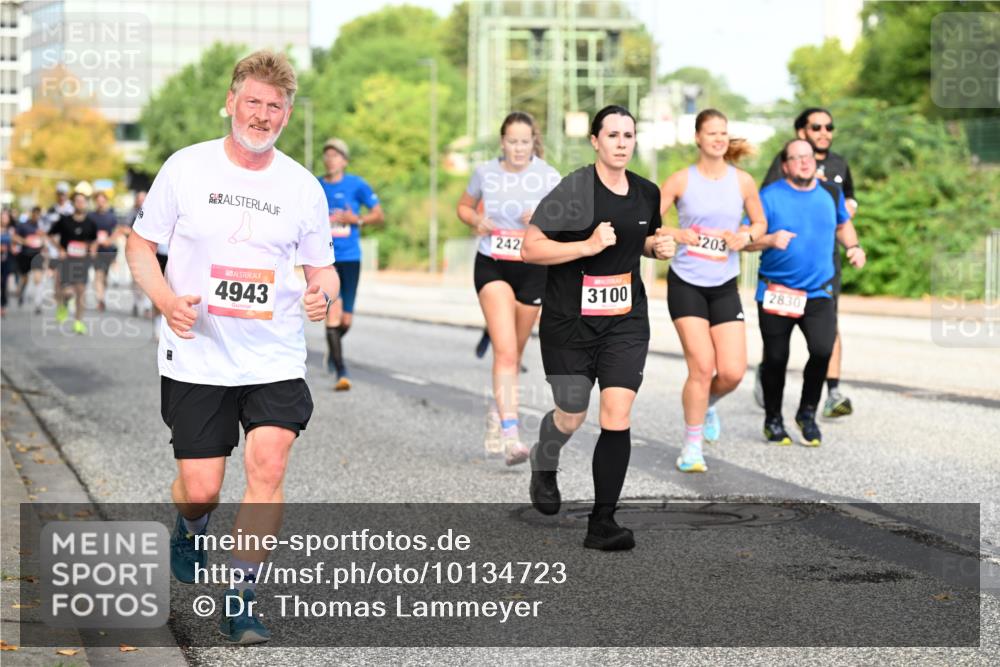06.09.2026 - CURREX Alsterlauf Dr. Thomas Lammeyer http://msf.ph/oto/10134723 06.09.2026 10:00:12 Laufen 242, 4943, 3100, 203, 2830 meine-sportfotos.de