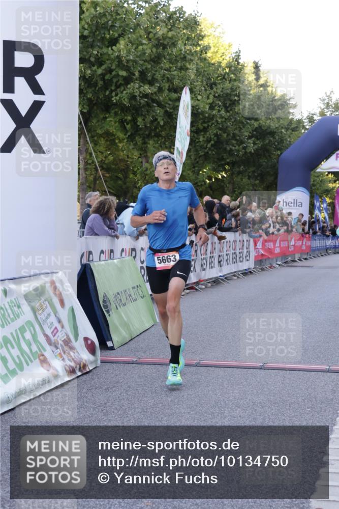 06.09.2026 - CURREX Alsterlauf Yannick Fuchs http://msf.ph/oto/10134750 06.09.2026 09:42:25 Ziel 2003, 2248, 4114, 4504, 4858, 5554, 5663, 5984, 6136, 8197 meine-sportfotos.de