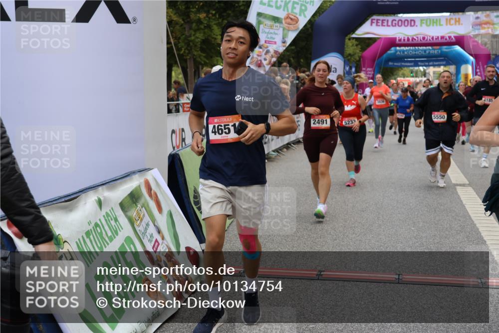 06.09.2026 - CURREX Alsterlauf Strokosch-Dieckow http://msf.ph/oto/10134754 06.09.2026 10:08:36 Ziel 2105, 2491, 3082, 3093, 3482, 3836, 3888, 3889, 4185, 4476, 4651, 5030, 5140, 5233, 5319, 5550, 5854, 6230 meine-sportfotos.de