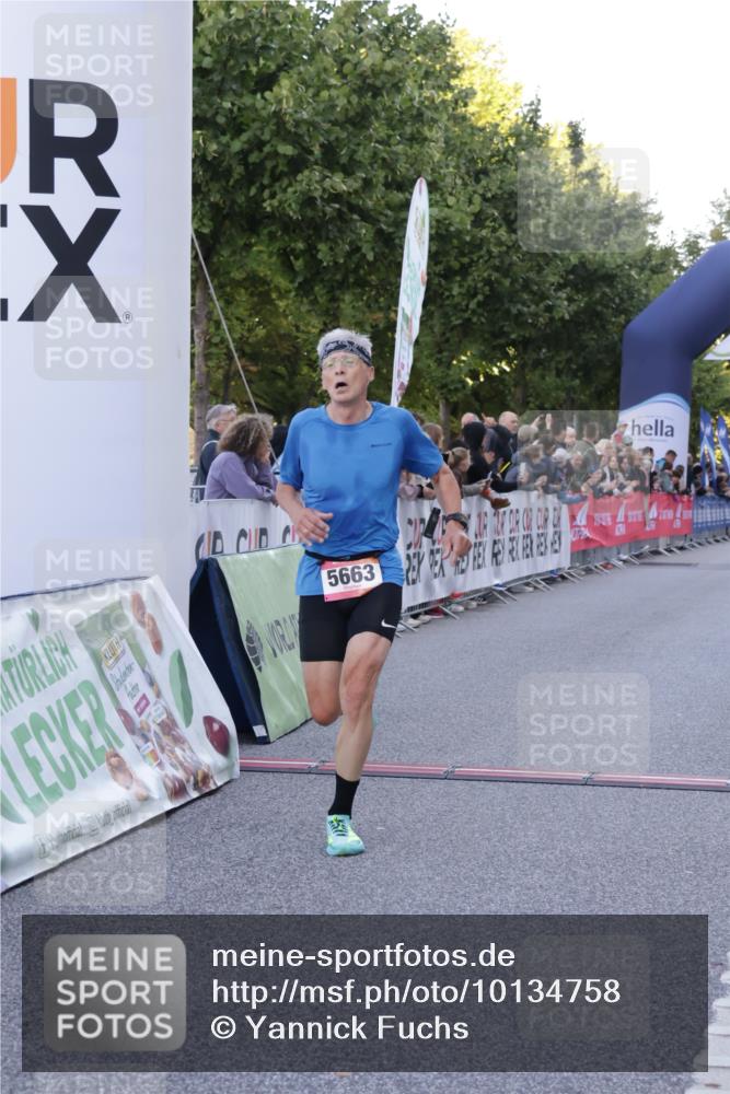 06.09.2026 - CURREX Alsterlauf Yannick Fuchs http://msf.ph/oto/10134758 06.09.2026 09:42:25 Ziel 2003, 2248, 4114, 4504, 4858, 5554, 5663, 5984, 6136, 8197 meine-sportfotos.de