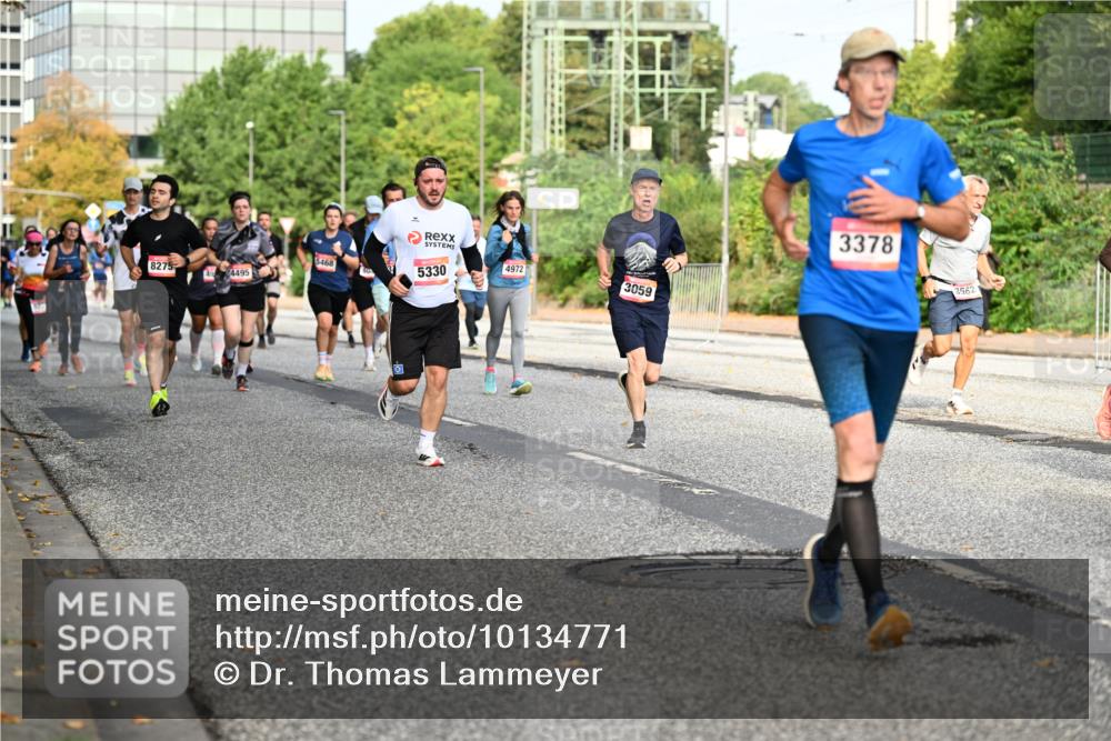 06.09.2026 - CURREX Alsterlauf Dr. Thomas Lammeyer http://msf.ph/oto/10134771 06.09.2026 10:00:16 Laufen 8275, 4495, 5468, 5330, 4972, 3059, 3378, 3562 meine-sportfotos.de