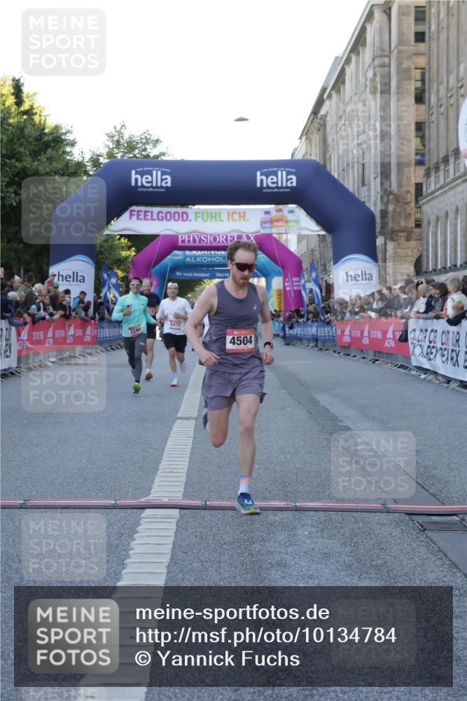 06.09.2026 - CURREX Alsterlauf Yannick Fuchs http://msf.ph/oto/10134784 06.09.2026 09:42:26 Ziel 2003, 2248, 4114, 4504, 5554, 5663, 5984, 6136, 6472, 8197 meine-sportfotos.de