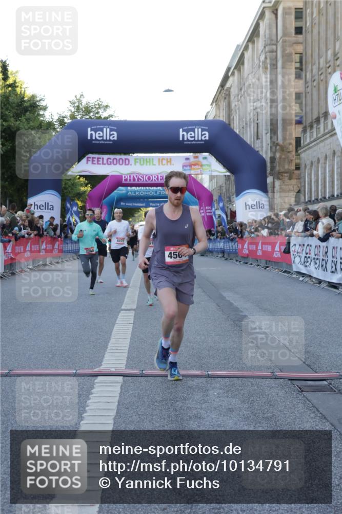 06.09.2026 - CURREX Alsterlauf Yannick Fuchs http://msf.ph/oto/10134791 06.09.2026 09:42:26 Ziel 2003, 2248, 4114, 4504, 5554, 5663, 5984, 6136, 6472, 8197 meine-sportfotos.de