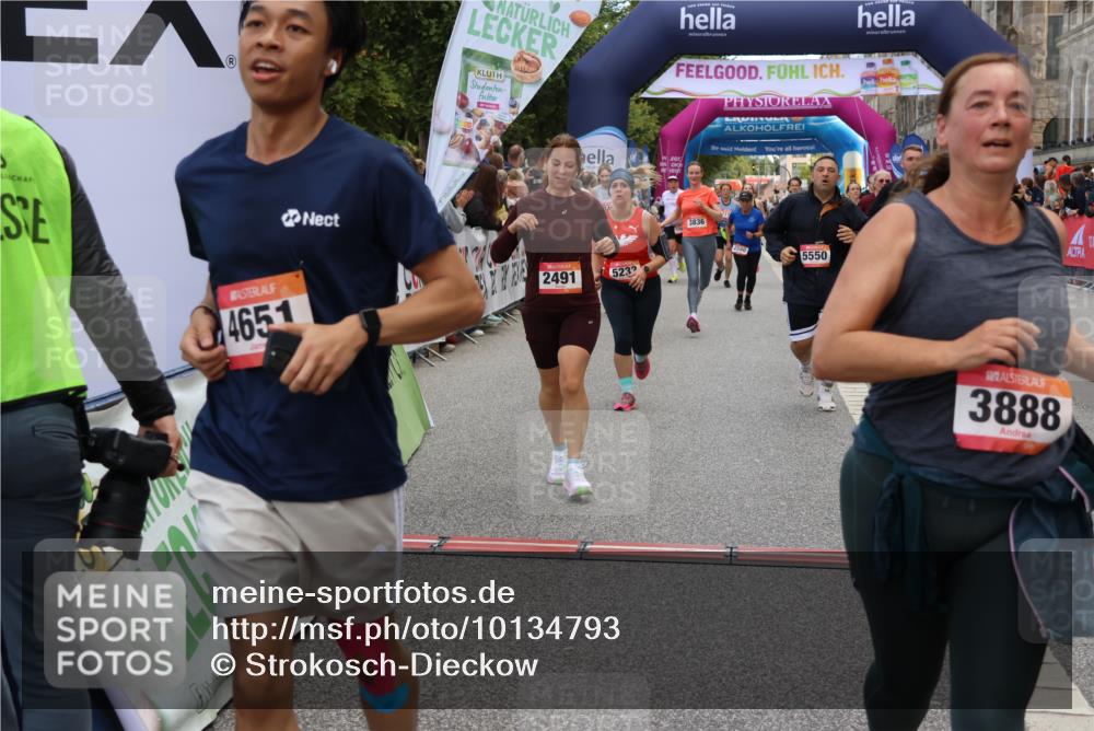 06.09.2026 - CURREX Alsterlauf Strokosch-Dieckow http://msf.ph/oto/10134793 06.09.2026 10:08:37 Ziel 2491, 2580, 3082, 3093, 3482, 3836, 3888, 3889, 4185, 4476, 4651, 5030, 5140, 5233, 5319, 5550, 5854, 6230 meine-sportfotos.de