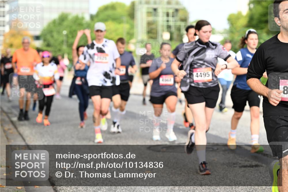 06.09.2026 - CURREX Alsterlauf Dr. Thomas Lammeyer http://msf.ph/oto/10134836 06.09.2026 10:00:22 Laufen 4495, 8 meine-sportfotos.de