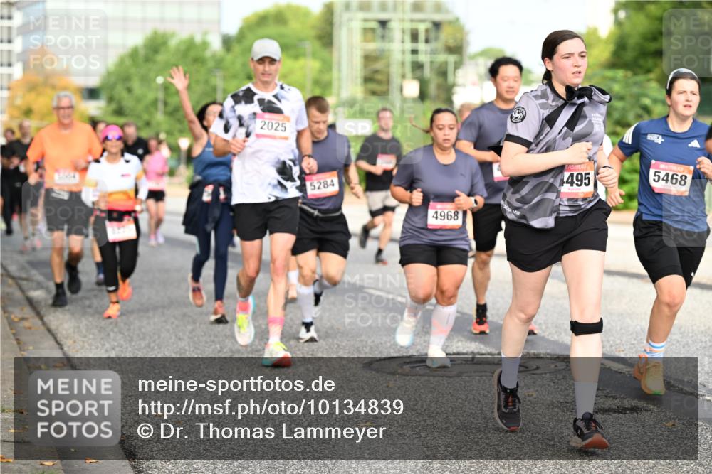 06.09.2026 - CURREX Alsterlauf Dr. Thomas Lammeyer http://msf.ph/oto/10134839 06.09.2026 10:00:22 Laufen 2025, 5284, 4968, 495, 5468 meine-sportfotos.de