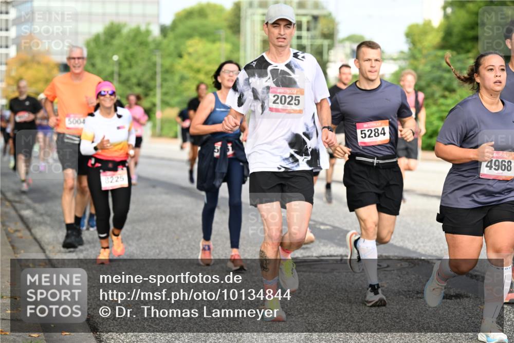 06.09.2026 - CURREX Alsterlauf Dr. Thomas Lammeyer http://msf.ph/oto/10134844 06.09.2026 10:00:23 Laufen 5004, 8225, 31, 2025, 5284, 4968 meine-sportfotos.de