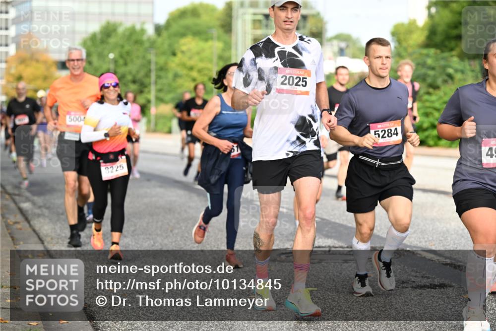 06.09.2026 - CURREX Alsterlauf Dr. Thomas Lammeyer http://msf.ph/oto/10134845 06.09.2026 10:00:23 Laufen 5004, 8225, 2025, 5284, 49 meine-sportfotos.de