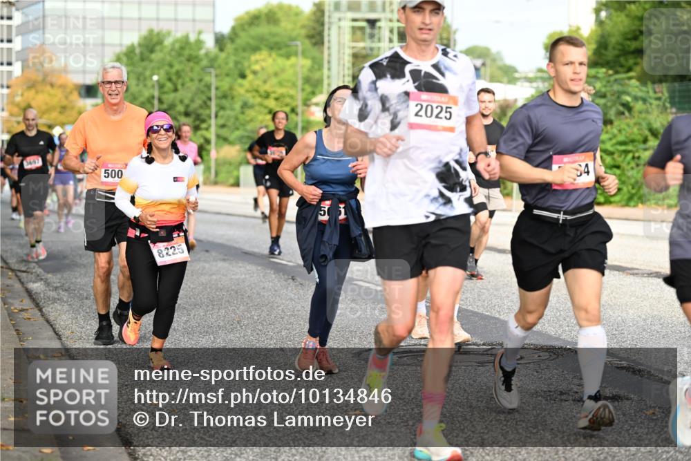 06.09.2026 - CURREX Alsterlauf Dr. Thomas Lammeyer http://msf.ph/oto/10134846 06.09.2026 10:00:24 Laufen 3667, 500, 8225, 50, 2025, 64 meine-sportfotos.de