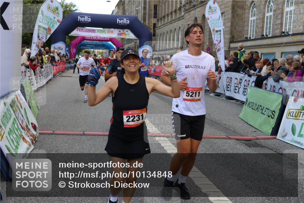 06.09.2026 - CURREX Alsterlauf Strokosch-Dieckow http://msf.ph/oto/10134848 06.09.2026 09:55:24 Ziel 2012, 2231, 2232, 3126, 3344, 3484, 4512, 4688, 5211, 5314, 5855, 6293, 6367 meine-sportfotos.de