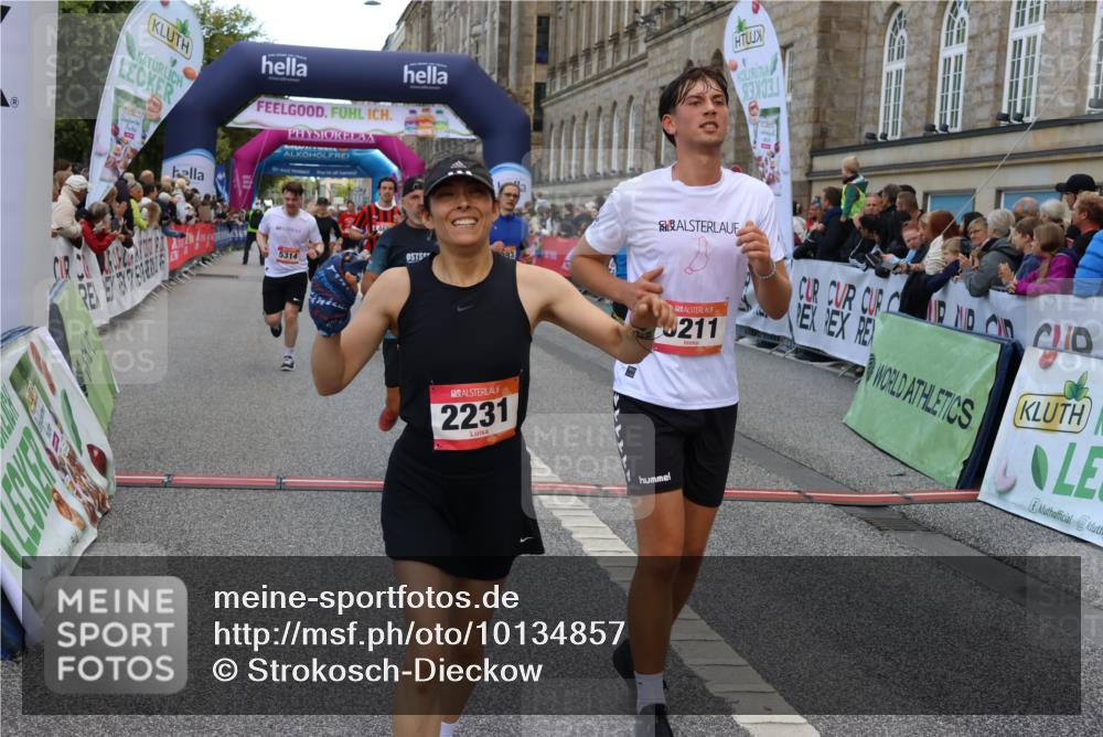 06.09.2026 - CURREX Alsterlauf Strokosch-Dieckow http://msf.ph/oto/10134857 06.09.2026 09:55:24 Ziel 2012, 2231, 2232, 3126, 3344, 3484, 4512, 4688, 5211, 5314, 5855, 6293, 6367 meine-sportfotos.de