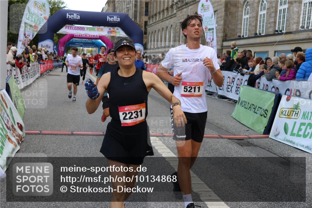 06.09.2026 - CURREX Alsterlauf Strokosch-Dieckow http://msf.ph/oto/10134868 06.09.2026 09:55:24 Ziel 2012, 2231, 2232, 3126, 3344, 3484, 4512, 4688, 5211, 5314, 5855, 6293, 6367 meine-sportfotos.de