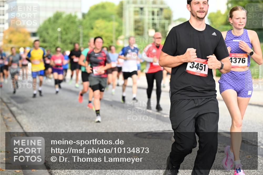 06.09.2026 - CURREX Alsterlauf Dr. Thomas Lammeyer http://msf.ph/oto/10134873 06.09.2026 10:00:33 Laufen 3451, 4376 meine-sportfotos.de