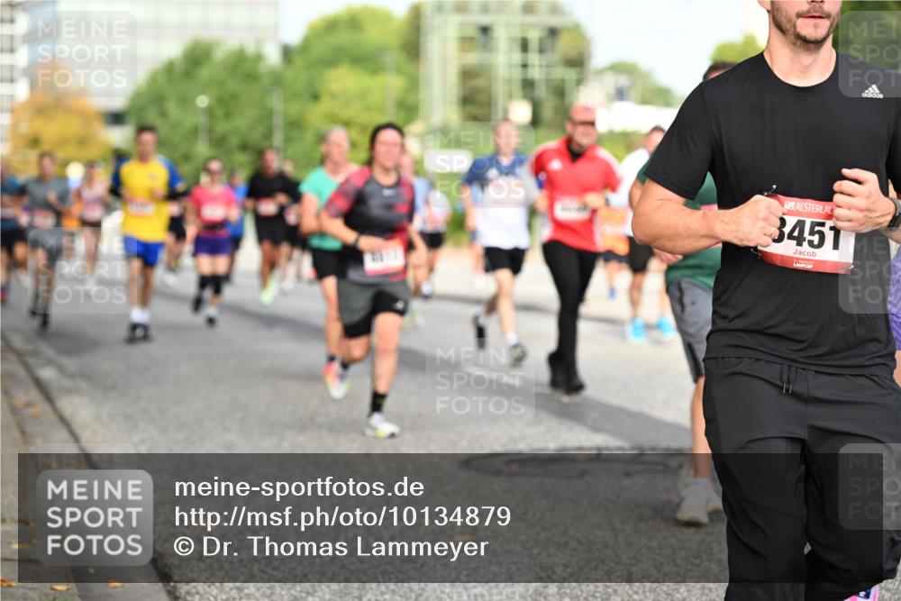 06.09.2026 - CURREX Alsterlauf Dr. Thomas Lammeyer http://msf.ph/oto/10134879 06.09.2026 10:00:33 Laufen 3451 meine-sportfotos.de