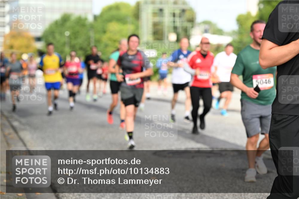 06.09.2026 - CURREX Alsterlauf Dr. Thomas Lammeyer http://msf.ph/oto/10134883 06.09.2026 10:00:34 Laufen 5046 meine-sportfotos.de