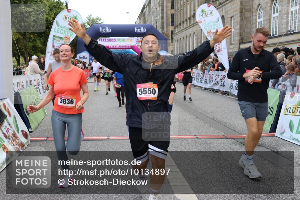 06.09.2026 - CURREX Alsterlauf Strokosch-Dieckow http://msf.ph/oto/10134897 06.09.2026 10:08:41 Ziel 2374, 2450, 2487, 2491, 2580, 3082, 3086, 3400, 3482, 3836, 3888, 3889, 4115, 4129, 4185, 4233, 4651, 5130, 5140, 5233, 5319, 5550, 5985, 8089 meine-sportfotos.de