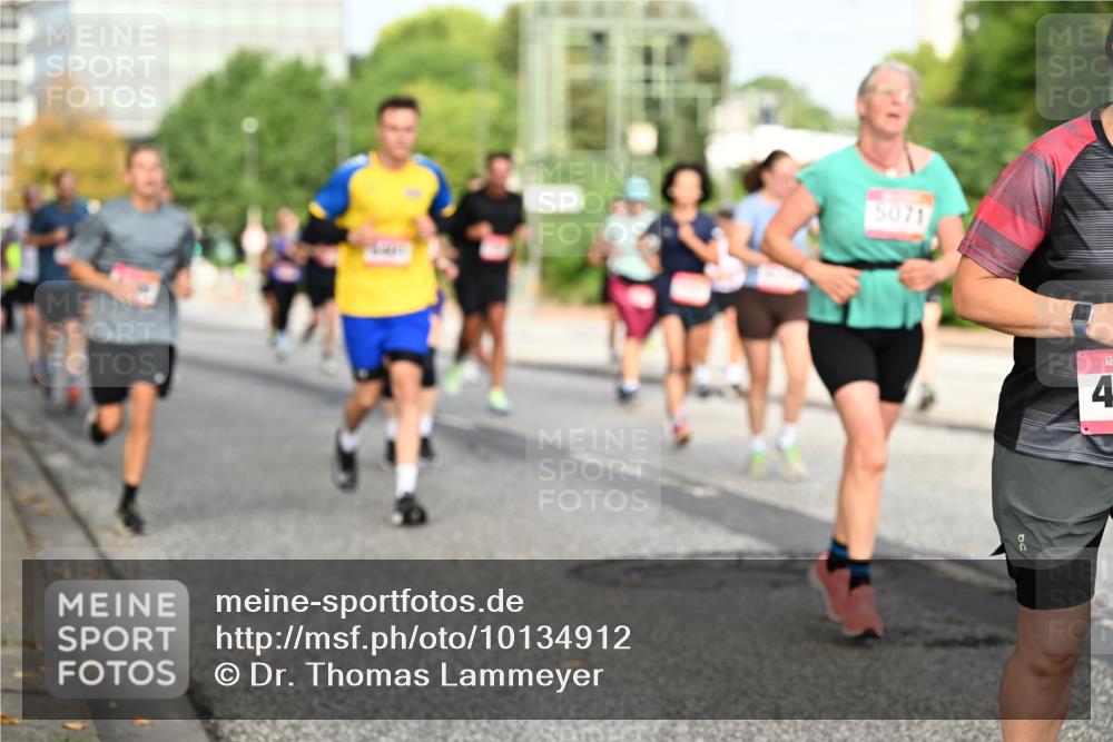 06.09.2026 - CURREX Alsterlauf Dr. Thomas Lammeyer http://msf.ph/oto/10134912 06.09.2026 10:00:36 Laufen 5071, 4 meine-sportfotos.de