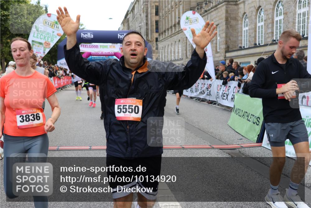06.09.2026 - CURREX Alsterlauf Strokosch-Dieckow http://msf.ph/oto/10134920 06.09.2026 10:08:41 Ziel 2374, 2450, 2487, 2491, 2580, 3082, 3086, 3400, 3482, 3836, 3888, 3889, 4115, 4129, 4185, 4233, 4651, 5130, 5140, 5233, 5319, 5550, 5985, 8089 meine-sportfotos.de
