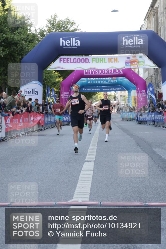 06.09.2026 - CURREX Alsterlauf Yannick Fuchs http://msf.ph/oto/10134921 06.09.2026 09:42:34 Ziel 2248, 3692, 4504, 4829, 5464, 6136, 6472 meine-sportfotos.de