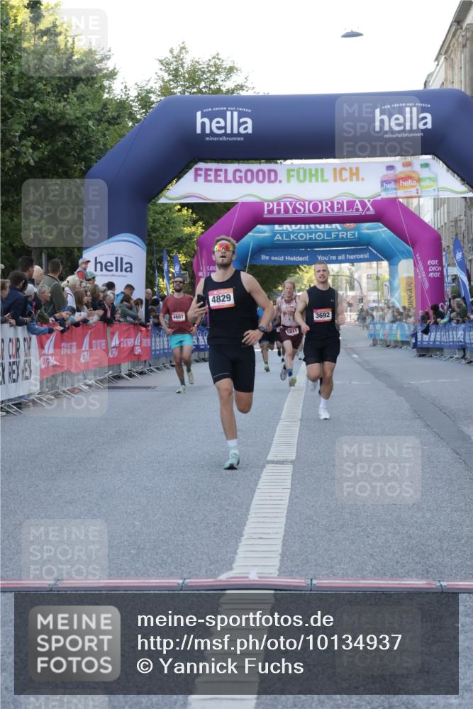 06.09.2026 - CURREX Alsterlauf Yannick Fuchs http://msf.ph/oto/10134937 06.09.2026 09:42:35 Ziel 2248, 3692, 4829, 5464, 6136, 6472 meine-sportfotos.de