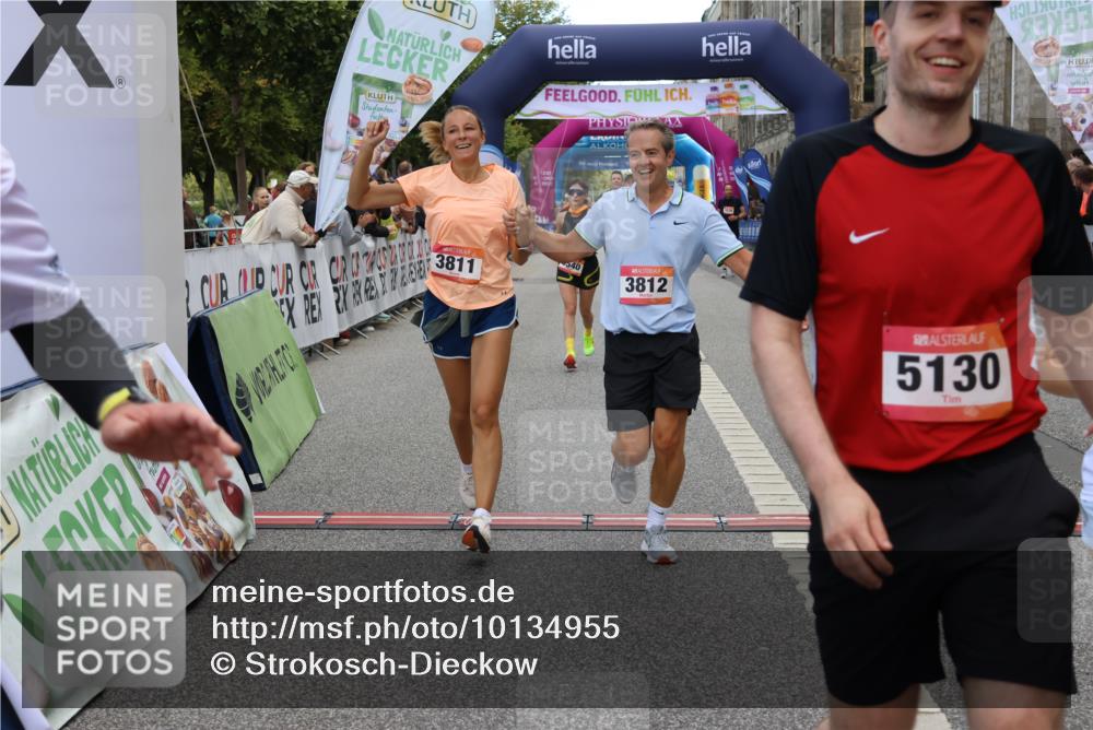 06.09.2026 - CURREX Alsterlauf Strokosch-Dieckow http://msf.ph/oto/10134955 06.09.2026 10:08:47 Ziel 2374, 2450, 2487, 2580, 3086, 3400, 3482, 3540, 3811, 3812, 3836, 4115, 4129, 4185, 4233, 4274, 4746, 5125, 5130, 5319, 5367, 5985, 8089 meine-sportfotos.de